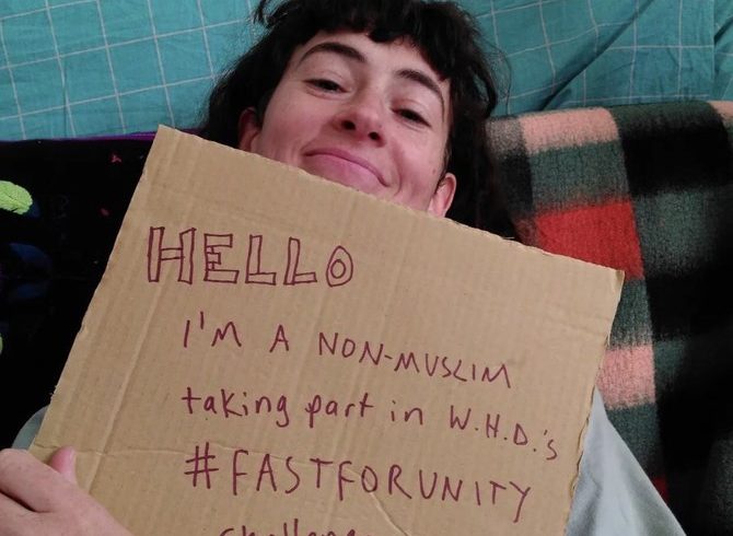 Non-Muslim Ikuti Tantangan Berpuasa Untuk Atasi Islamofobia