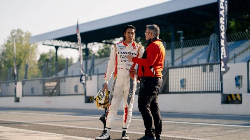 Misi Sean Balapan di Kandang WRT