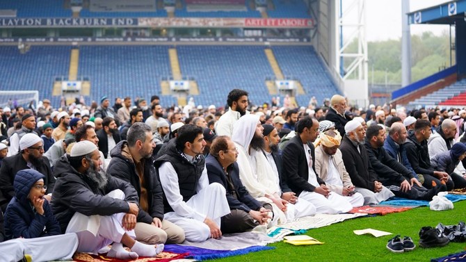 Blackburn Rovers Gelar Sholat Idul Adha di Lapangan Ewood Park
