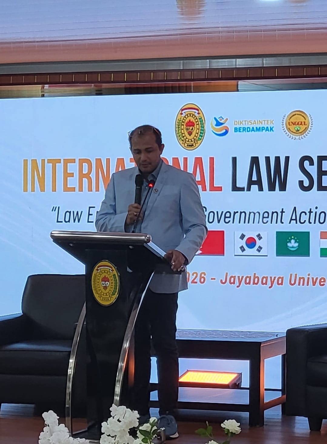 Universitas Jayabaya Gelar Seminar Internasional, Wakil Menteri Hukum Tekankan Kemajuan Teknologi Tuntut Hukum Bersikap Adaptif