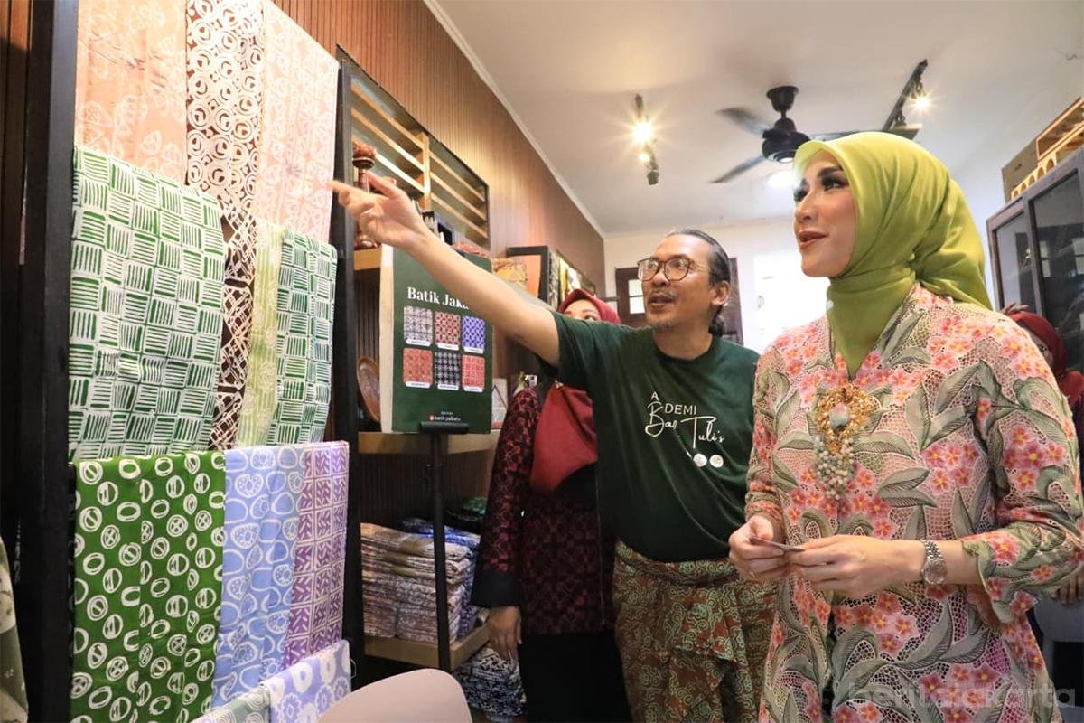 Ketua TP PKK Jaksel Ajak Warga Peduli dan Lestarikan Batik Betawi