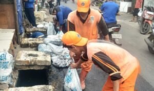 Pengurasan Saluran di Jalan Bojong Raya Ditarget Rampung Pekan Depan
